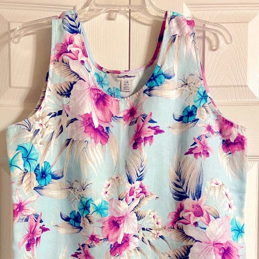 Pale Blue Floral Print Tommy Bahama Tank. Has Pink and Blue flowers. Size L